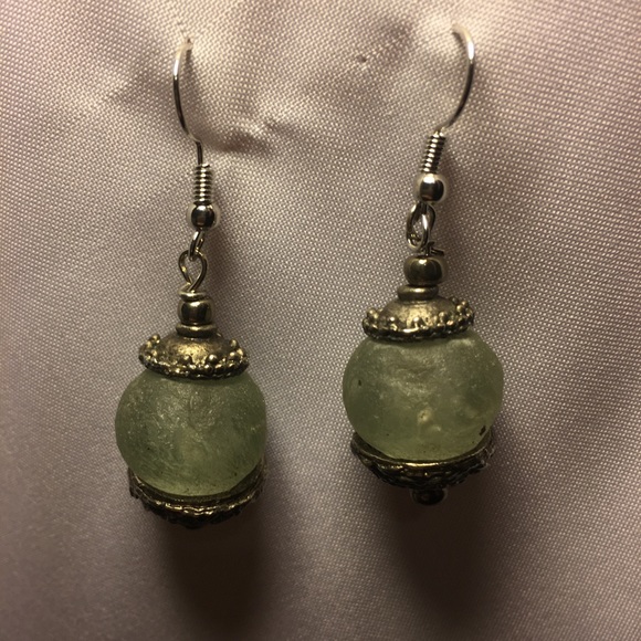 Dangle earrings made from reclaimed pieces - Picture 5 of 5